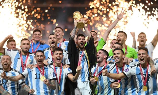 梅西夺世界杯后宣布喜讯，阿根廷球迷有福了，有望复刻西班牙壮举(2)