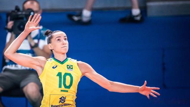 巴西女排公布世锦赛名单：加比领衔 41岁奥运会最佳副攻回归(1)