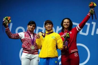 2012年奥运会，姚丽获得举重金牌，她接受采访时的举动令人心寒