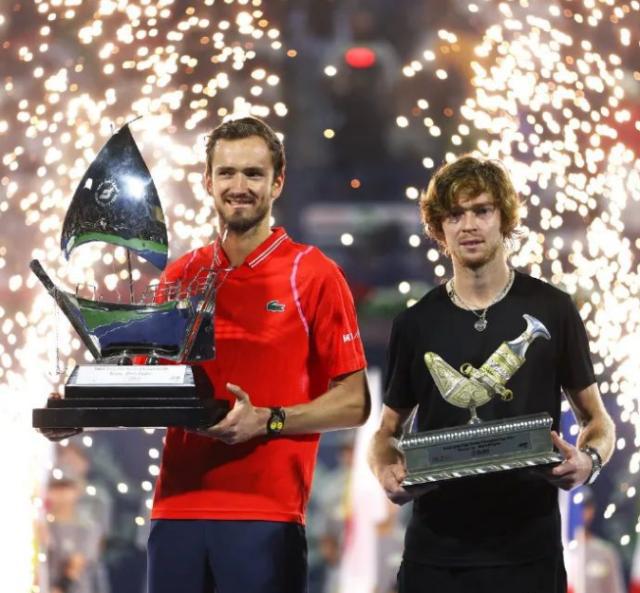 梅德维德夫迪拜站登顶 德米纳尔夺得ATP500首冠