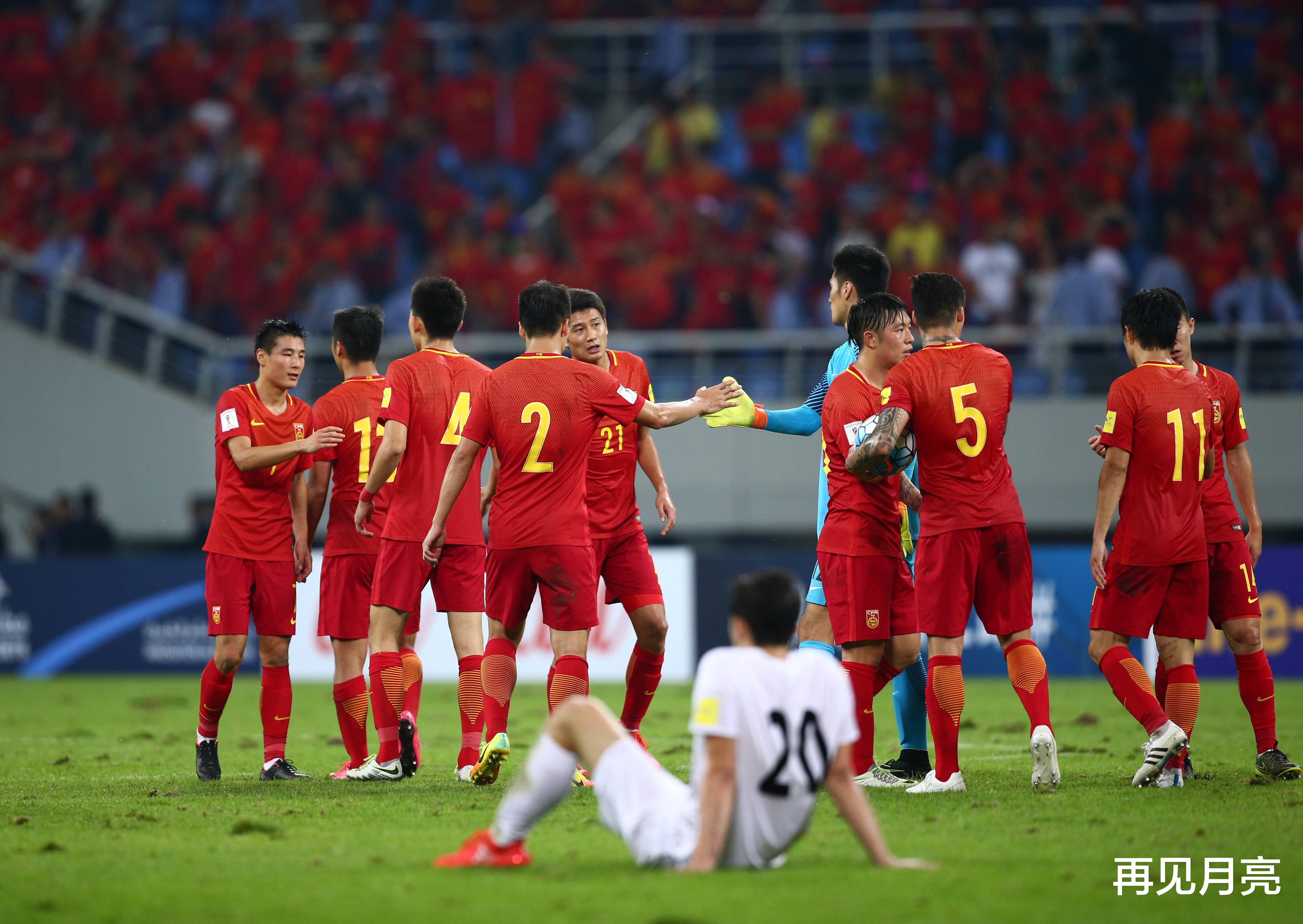 外媒：不能像中国队那样踢球，技术粗糙没未来(2)