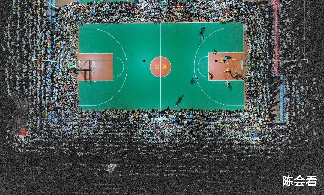 中国山村的篮球赛竟然会比NBA还要火，它为什么会全网刷屏？(1)