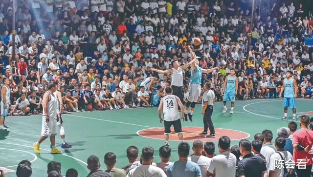 中国山村的篮球赛竟然会比NBA还要火，它为什么会全网刷屏？(2)