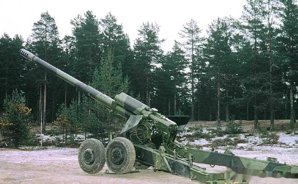 尽管基辅的海外赞助者联谊会向基辅赞助了数以百计的！（甚至更多）的155毫米火炮，(5)