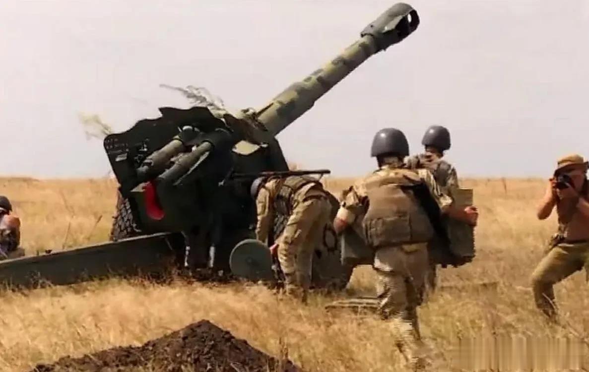 尽管基辅的海外赞助者联谊会向基辅赞助了数以百计的！（甚至更多）的155毫米火炮，(14)