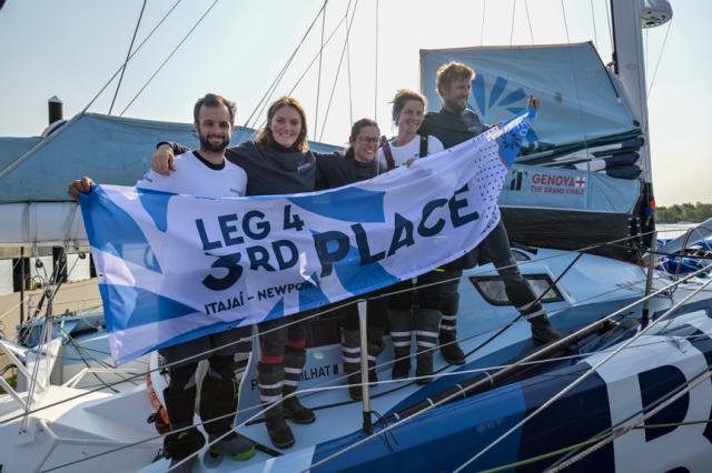 世界环球帆船赛第四赛段 11小时队在家乡夺冠(4)