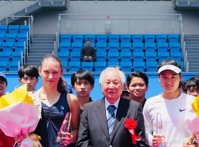 抗日英雄！女网新星连续击败9位日本选手夺冠，日本人被教训了(2)