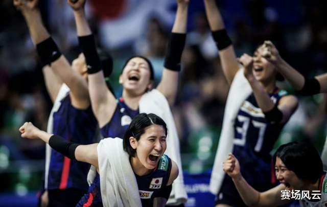 世联赛最新晋级形势！中国女排赢2场即可，奥运四强提前4轮出局(5)