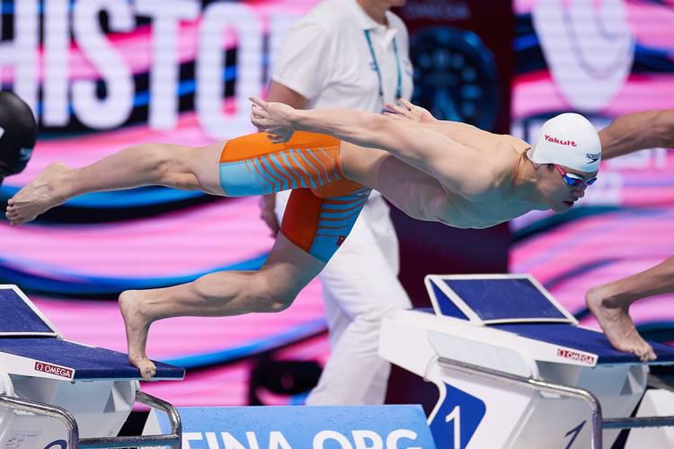 中国游泳新势力崛起，18岁19岁选手争先创纪录！(2)
