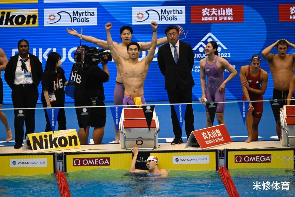 中国游泳新添五位世界冠军，17岁少女夺冠发文感谢偶像刘耀文(3)