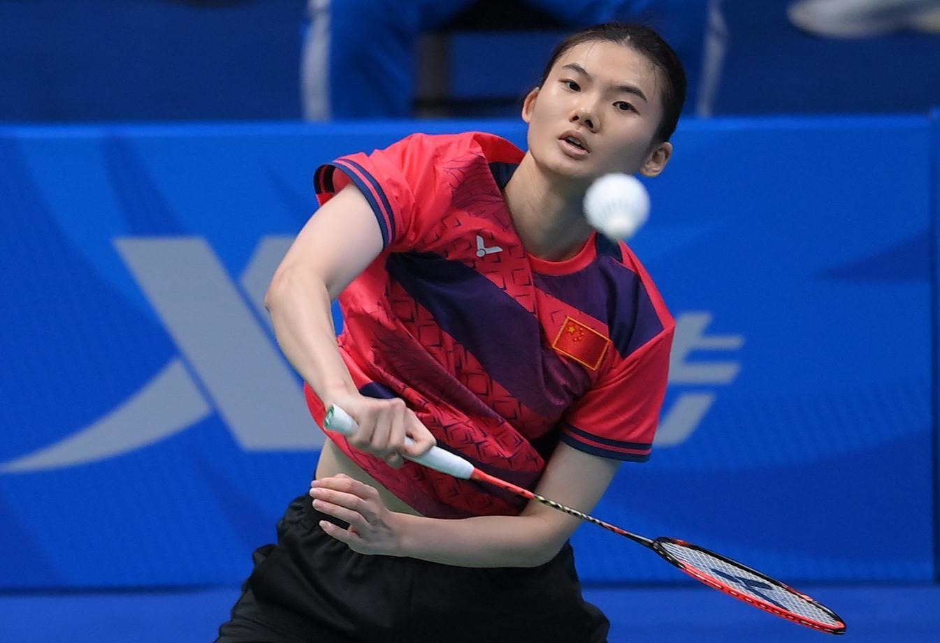 中国羽毛球憋屈一败！主力阵容被兼项对手打爆，无缘大运会冠军