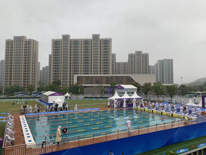 雨中比赛依然热情不减！4位中国选手全部进入现代五项决赛