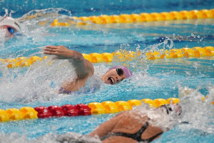 女子100米自由泳预赛，中国队杨浚瑄、程玉洁进入决赛（组图）(3)