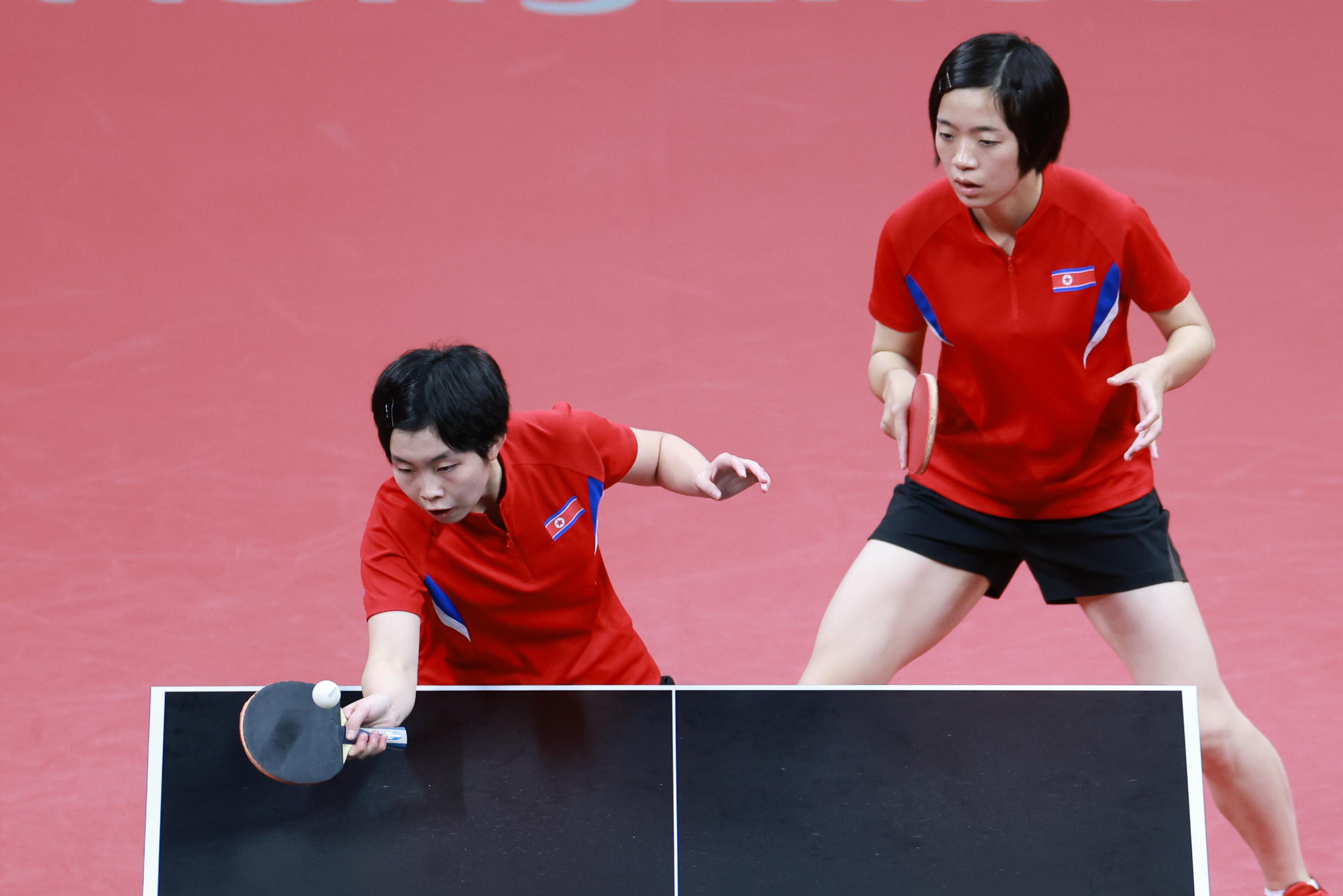乒乓球——朝鲜组合嵯水影/朴水镜晋级女双决赛(4)