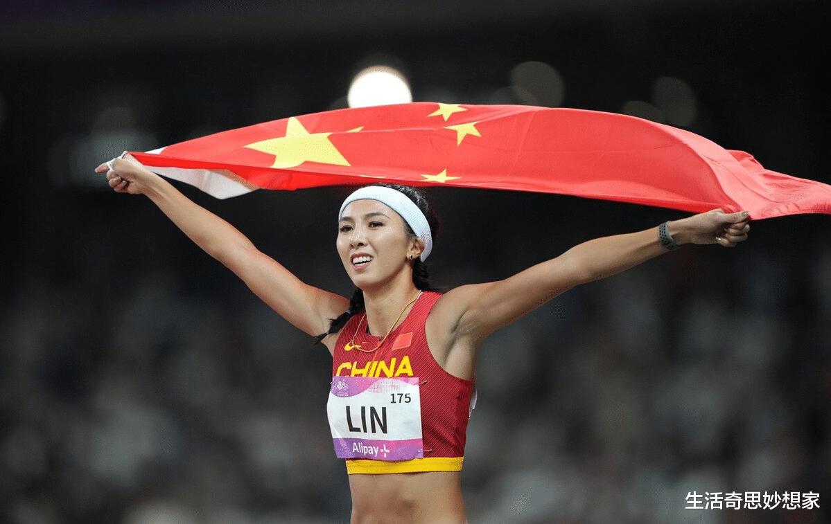 亚运会100栏冠军林雨薇，竟然拒绝在国旗上签字？惊人决定曝光！(1)