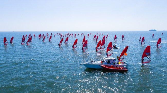 2023年全国帆板冠军赛青锦赛在北海落幕(1)