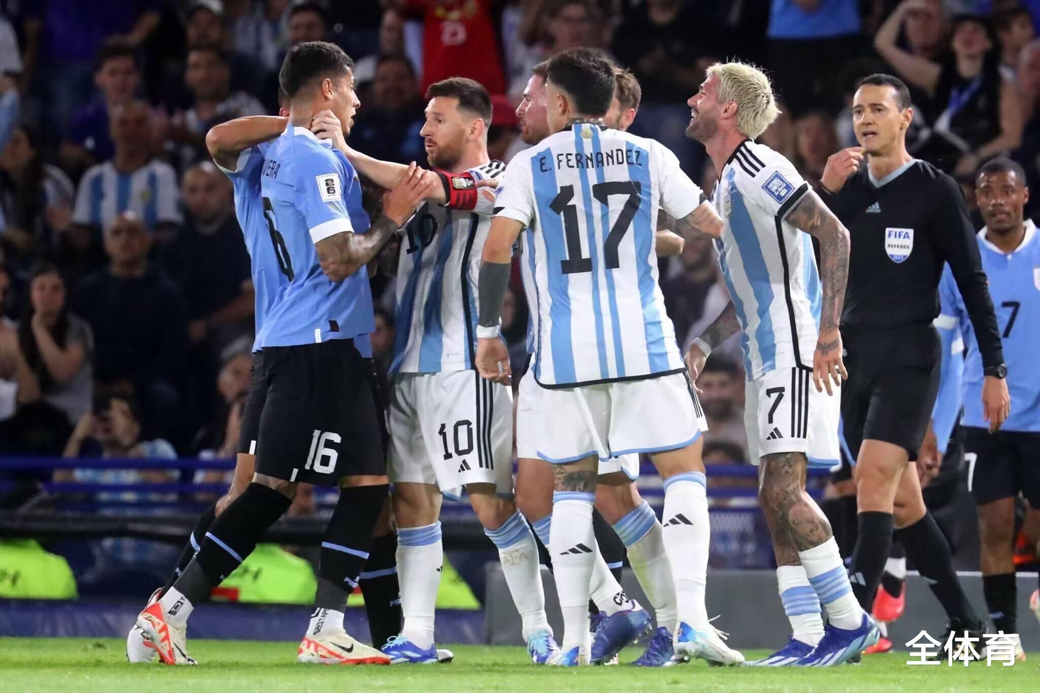 0-2！世界杯冠军轰然倒下！梅西哑火，阿根廷破103年来耻辱纪录(4)