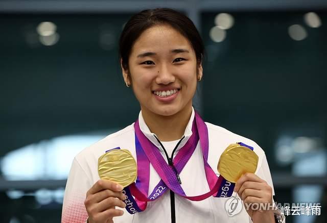 安洗莹、黄善洪分获韩国体育记者评选的“年度运动员、教练员奖”(1)