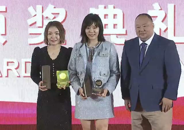 世界羽联年度最佳出炉，韩国包揽最佳男女大奖，国羽3对组合获奖(3)