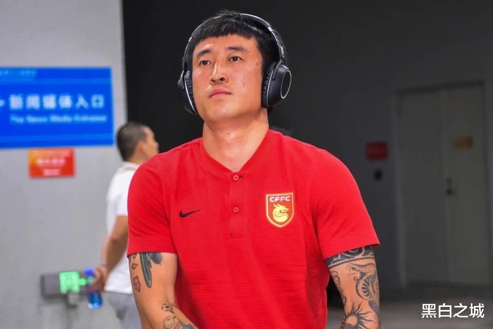 遗憾！中国男足34岁传奇计划退役，曾是中超最佳，晚年境况凄凉(1)