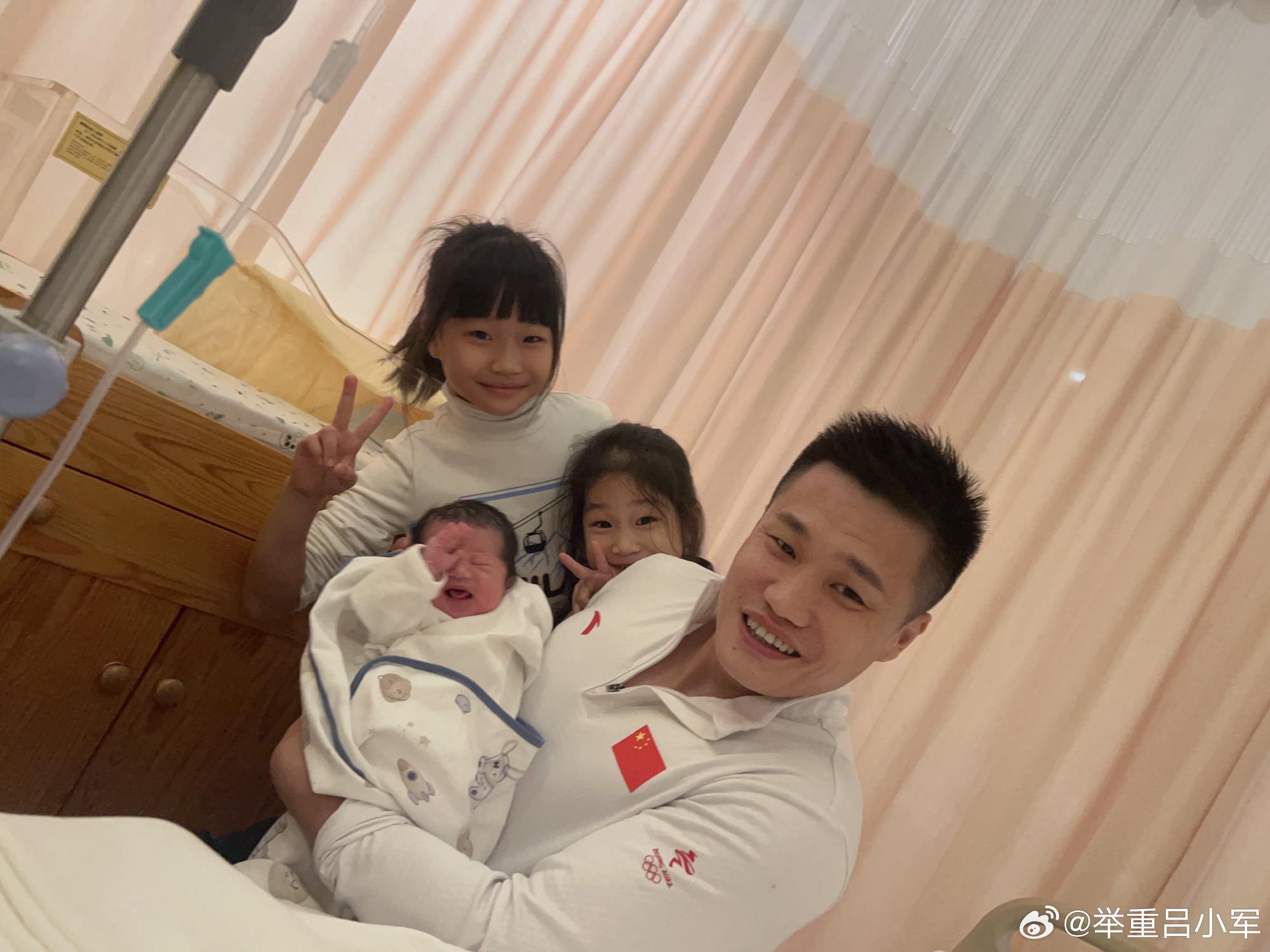 三胎再得千金！中国奥运冠军39岁喜迎第三个女儿出生，温馨又幸福