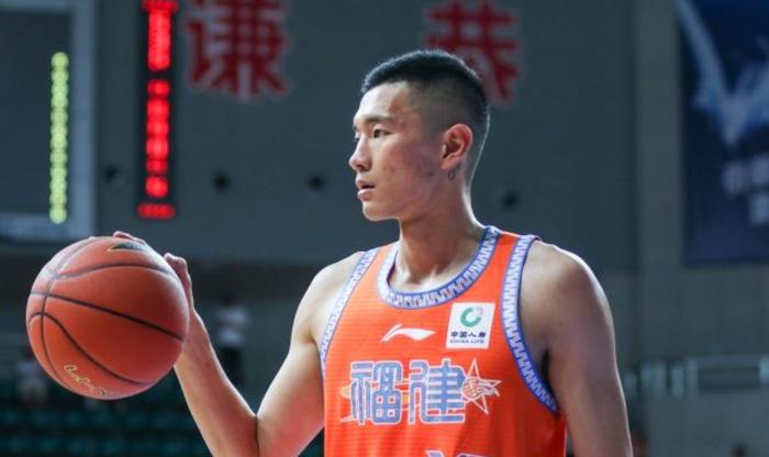 陈林坚本赛季打出了生涯最佳一季，由于伤病困扰，能否复出还是个未知数(4)