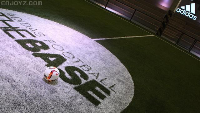 adidas1516德甲用球 阿迪达斯发布15/16赛季德甲比赛用球TORFABRIK(4)