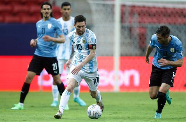 小胜乌拉圭，阿根廷回归“传统”：防守+梅西=冠军？(1)