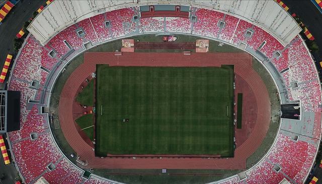 广州120亿新建项目，是一个专业足球场，占地面积为15万平方米(5)