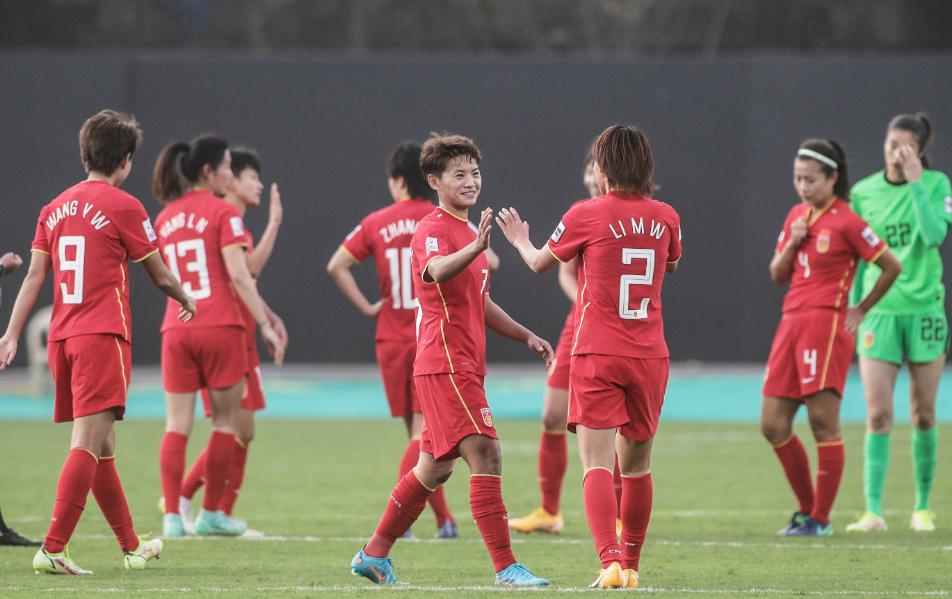 中越足球连续两场对决，女足晋级世界杯在即，国足目标双杀对手(1)