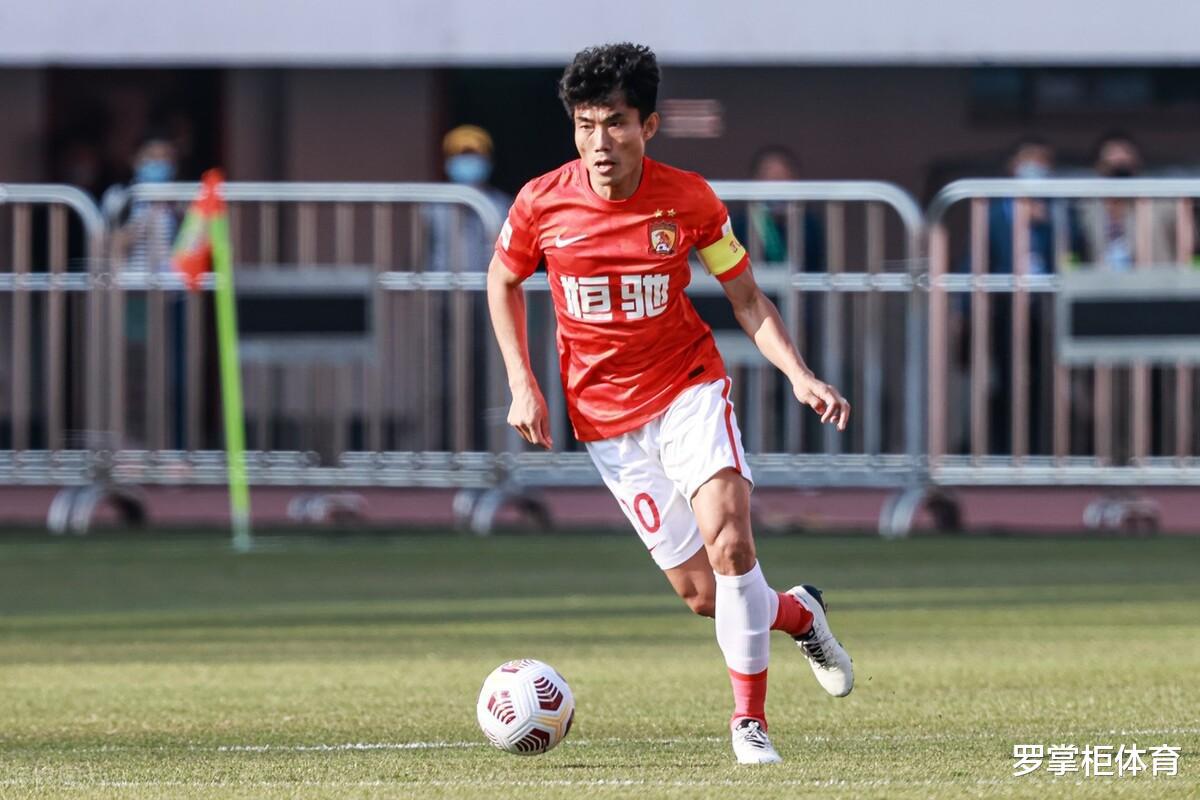 郑智新赛季去向基本敲定，未来或选择正式退役，回恒大专心当教练(2)