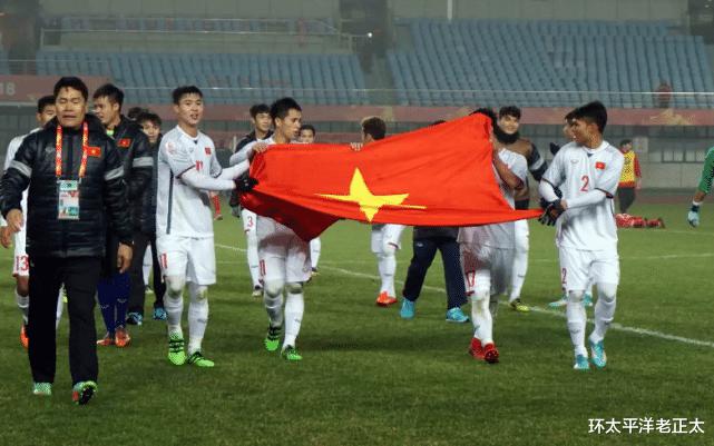 落井下石！越南亚冠历史首胜，越媒嘲讽中国足球，咱们大度送祝福(3)