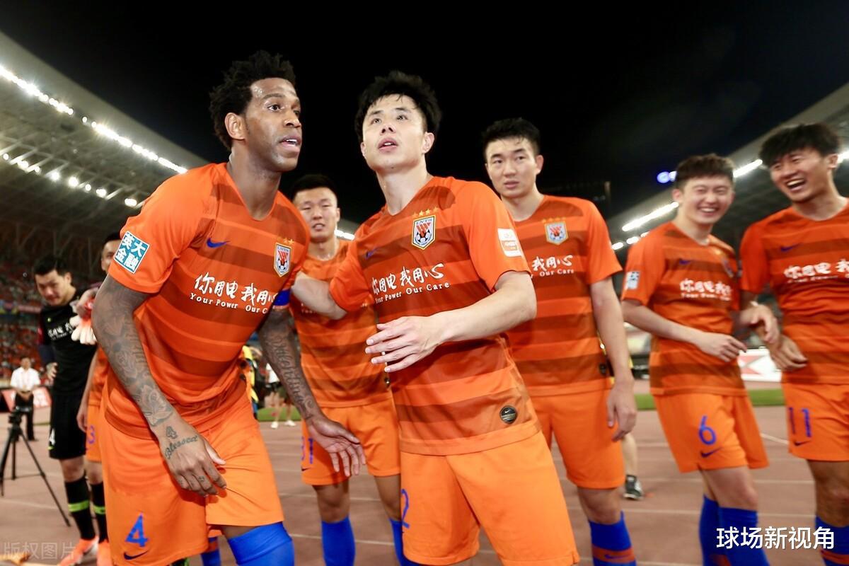 上海媒体曝出猛料：前鲁能队长陷入两难境地，球迷：最悲情的球员(4)