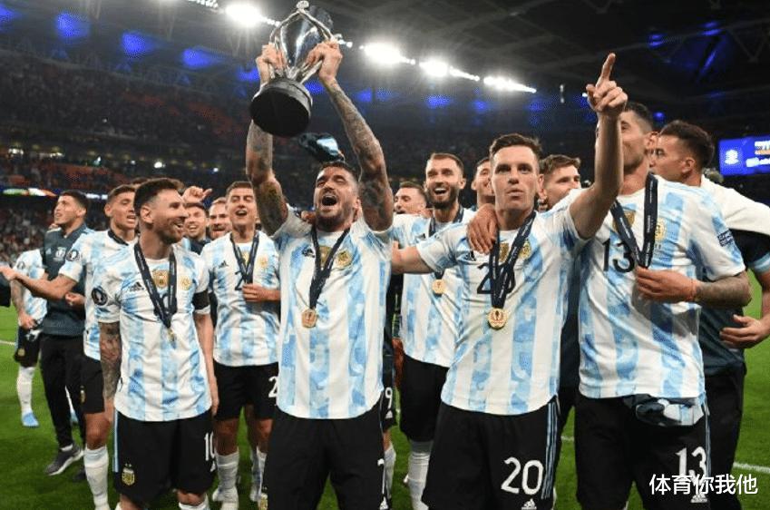 足坛悲喜一夜！阿根廷3-0夺冠，世界第39被淘汰，皮克被曝分居(1)