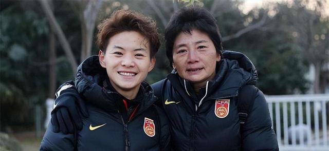 恭喜王霜，祝贺水庆霞，中国女足迎来27岁巾帼女将助力，球迷振奋