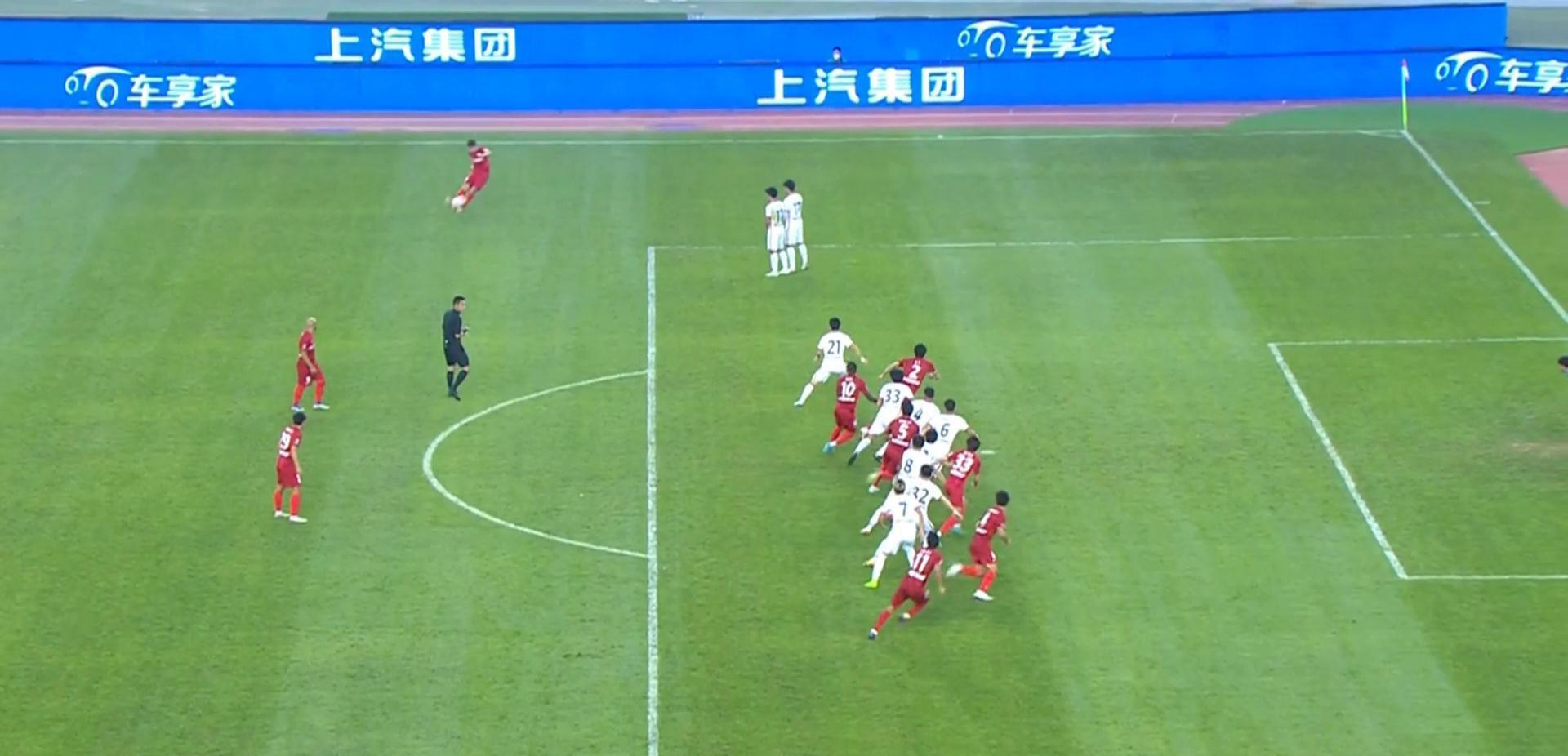 中超继续制造争议。上海海港2-1河北队，制胜球为什么没有VAR划线(4)