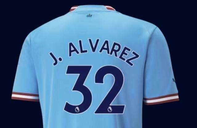 阿尔瓦雷斯为何选穿19号球衣 而非特维斯穿的32号(2)