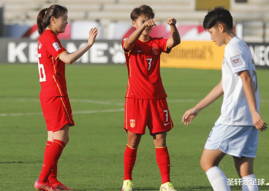 从1-0到0-4！奥运亚军爆冷，遭东道主横扫出局，中国女足大赛不利(3)