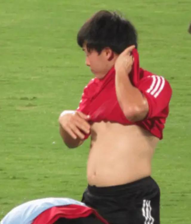 东亚杯MVP的减肥范例:看看如何从白斩鸡练出腹肌(4)