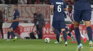 【法甲】梅西姆巴佩相互传射3球 巴黎客场3比0胜(10)