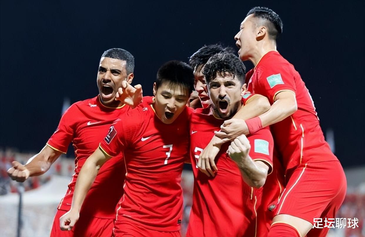 亚足联官宣！中国足球亮相卡塔尔世界杯，20年纪录诞生，国足当观众(4)