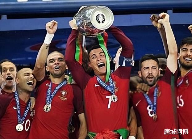 葡萄牙：C罗与曼联裂痕不会破坏世界杯队伍的团结，C罗将带来帮助