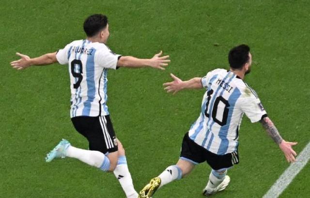 球王的号召力！阿根廷VS墨西哥上座88966人，创28年来世界杯新高(1)