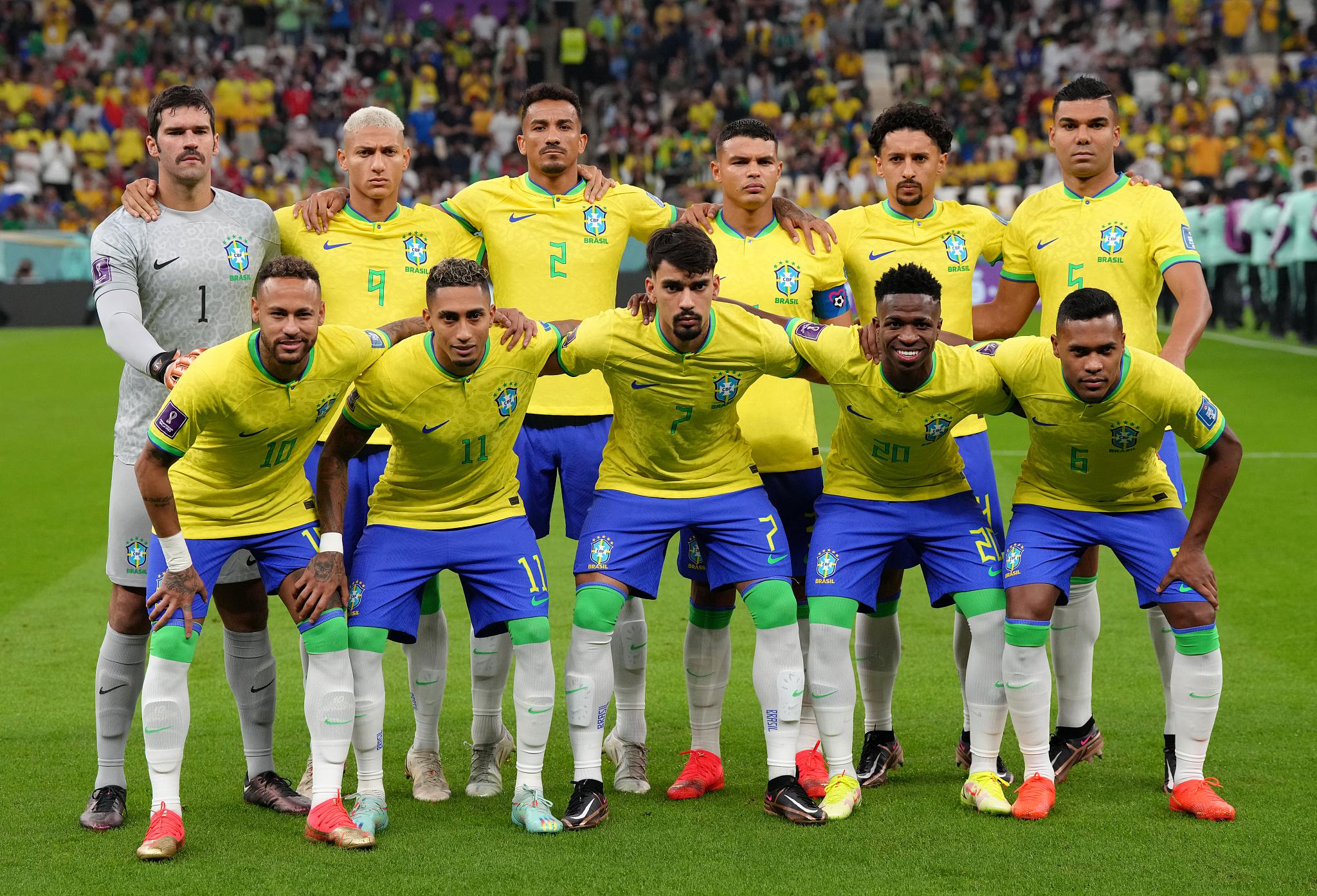 预测巴西队首发阵容！内马尔缺阵，桑巴军团还有8个前锋可以使用(1)
