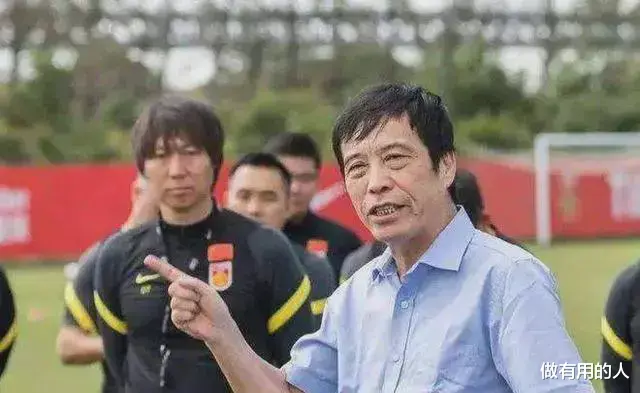 李铁被二次调查，中国足球再曝黑料：上场踢球先交50万“诚意金”(3)