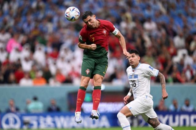 国际足联定案 葡萄牙2比0乌拉圭首球 C罗头没碰到