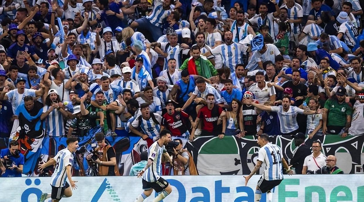 阿根廷主帅最新表态引爆争议，梅西迪巴拉很意外，球迷吐槽声一片(4)