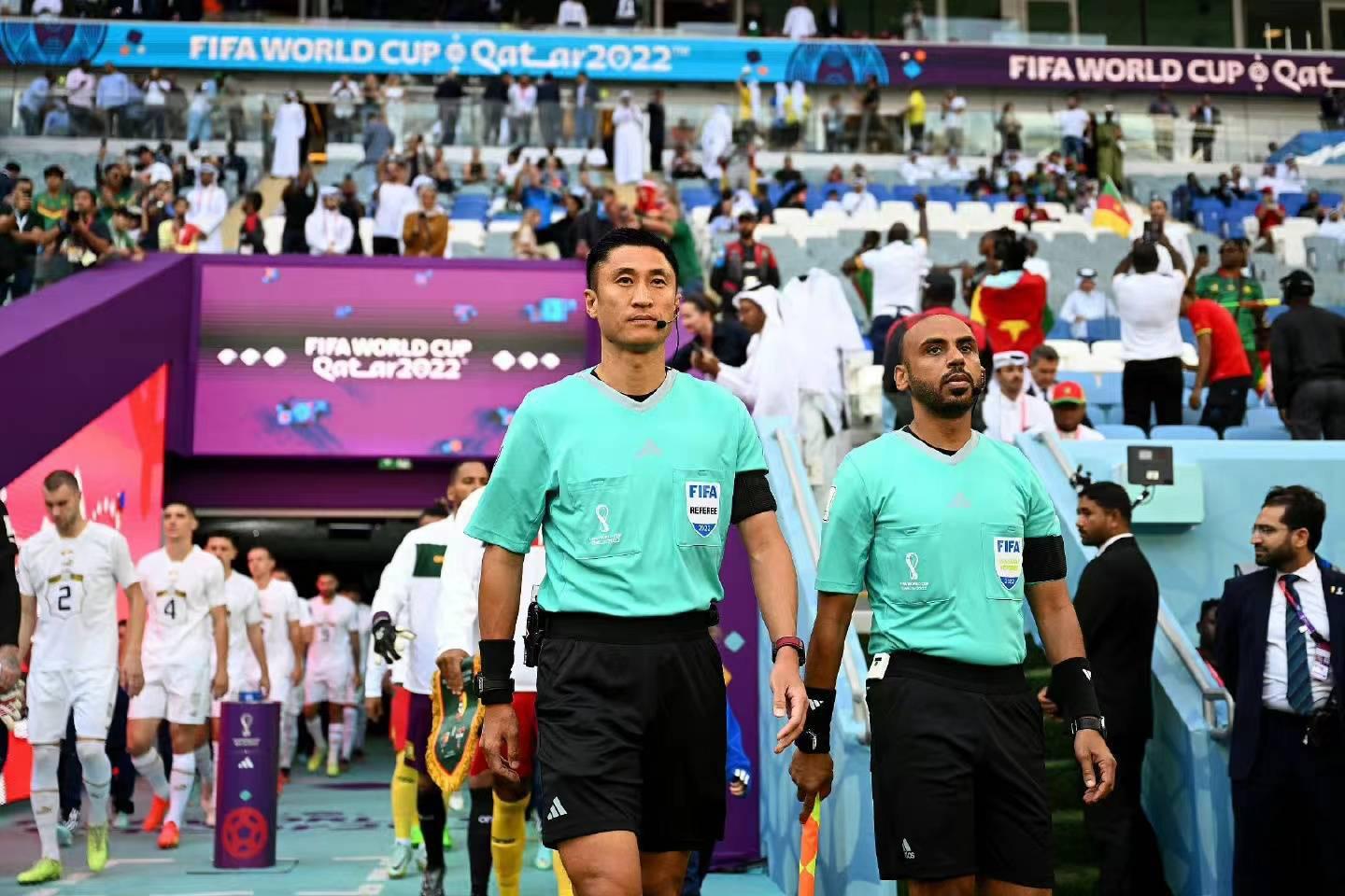 弱足无裁判，卡塔尔世界杯连女裁判都主裁了，马宁还是只能举牌子(3)