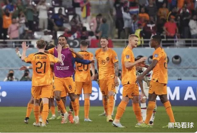 法国荷兰最具冠军相 德国一数据竟居榜首 国际足联公布小组赛技术报告(2)