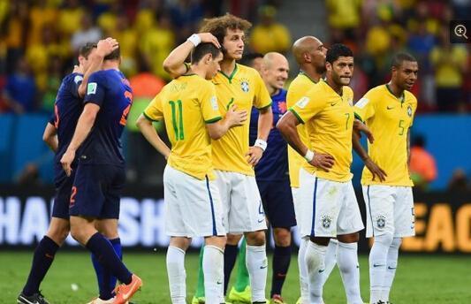逢欧必败！巴西队近四届世界杯淘汰赛五战欧洲球队回顾(11)